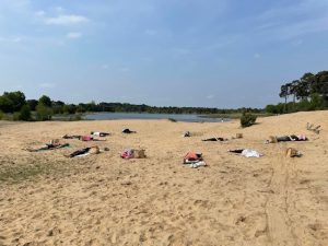Buitenyoga in de duinen met Let's yoga Oisterwijk